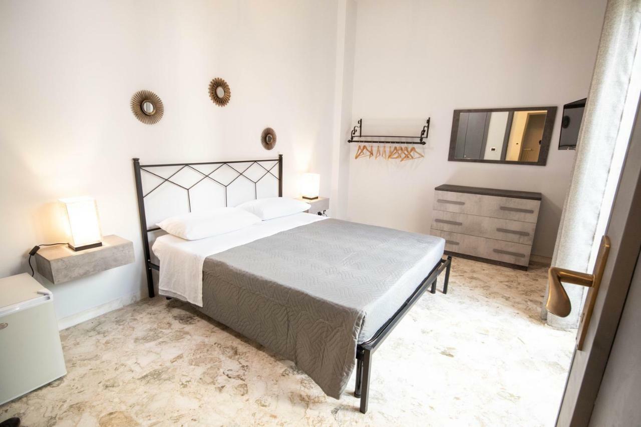 Rudiae Boutique Bed & Breakfast Lecce Ruang foto